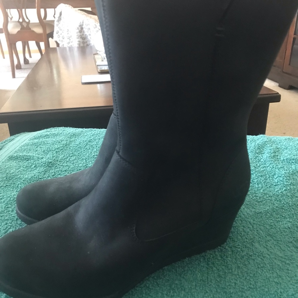UGG PURE WOMENS size 9 brand new never worn